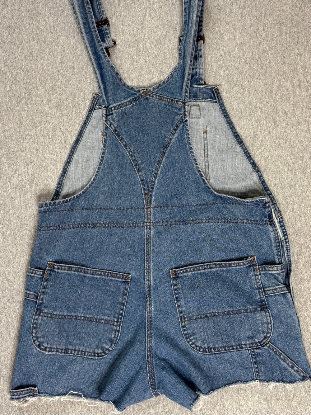Vintage Carhartt Medium Wash Denim Shortalls Size M - Picture 3 of 5